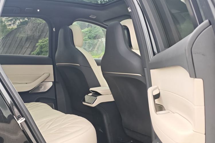 Used Nio ES6 2025 75 kWh Interior 4