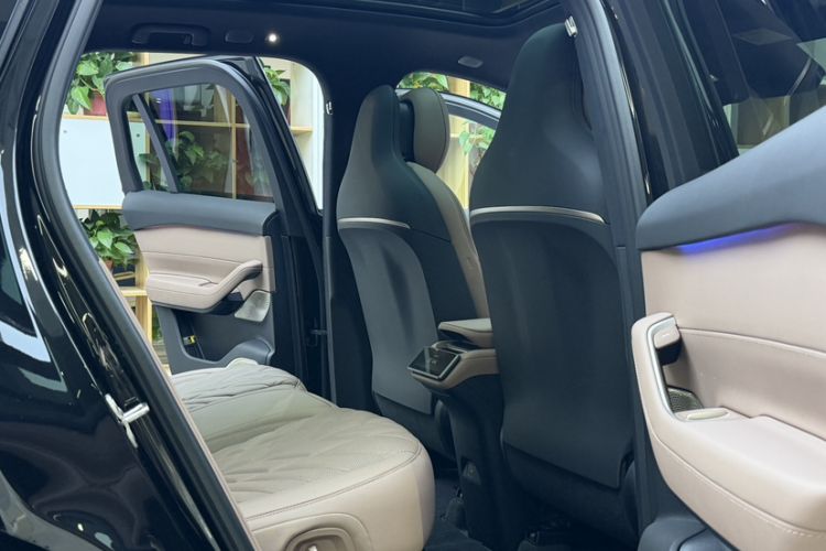 Used Nio ES6 2025 75 kWh Interior 5