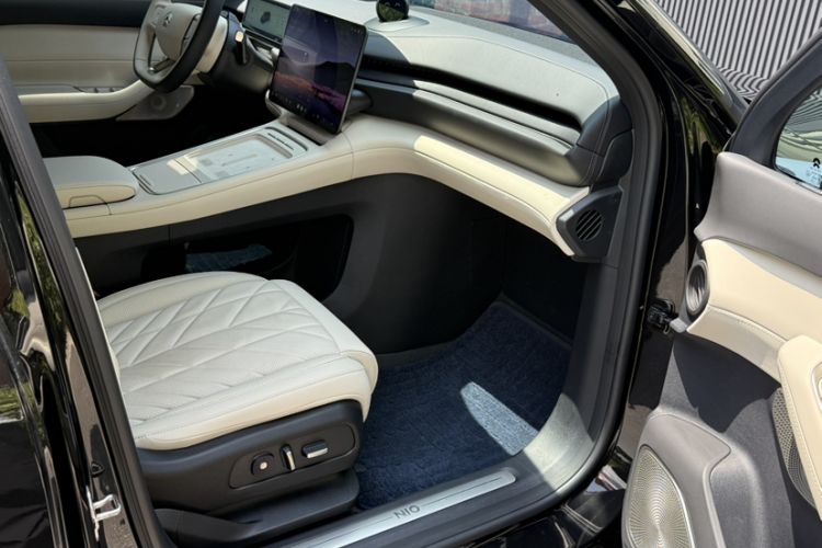 Used Nio ES6 2025 75 kWh Interior 5