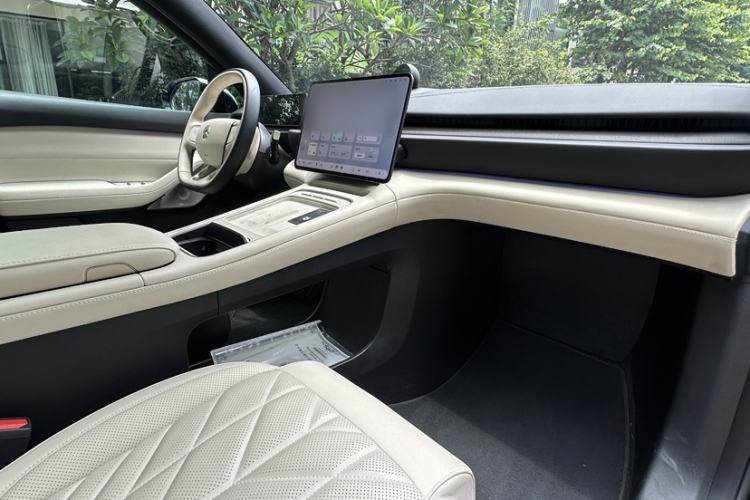 Used Nio ES6 2025 75 kWh Interior 5