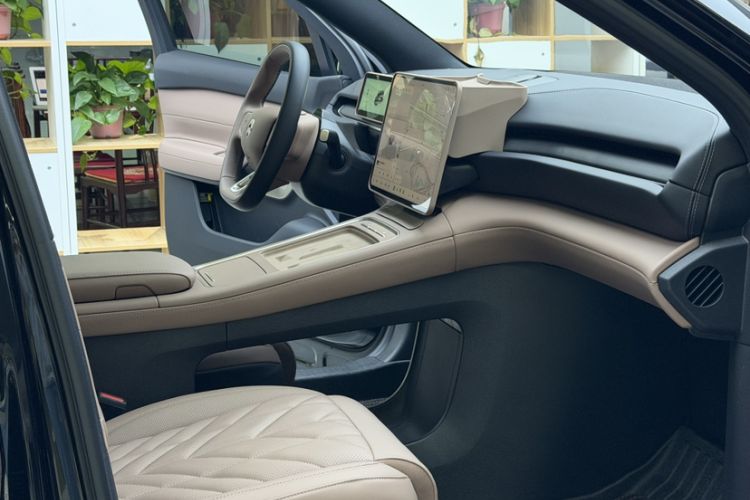 Used Nio ES6 2025 75 kWh Interior 6