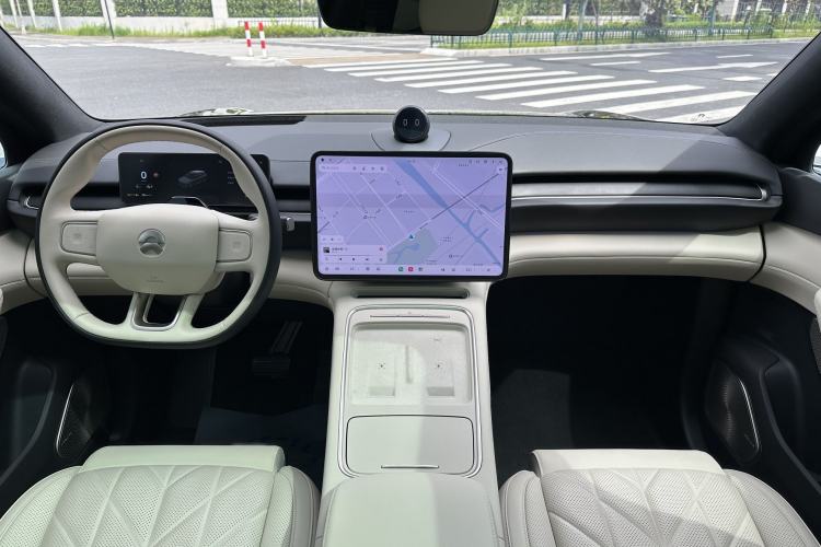 Used Nio ES6 2025 75 kWh Interior 7