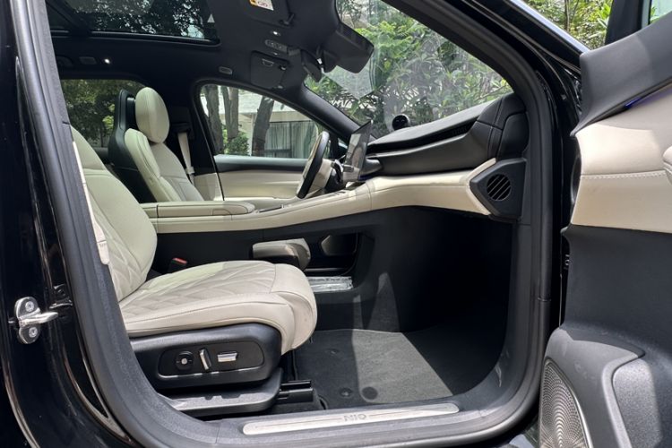 Used Nio ES6 2025 75 kWh Interior 7