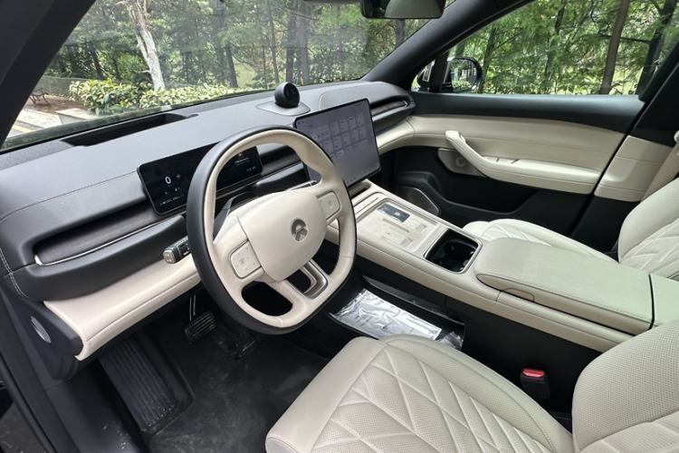 Used Nio ES6 2025 75 kWh Interior 8