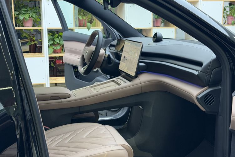 Used Nio ES6 2025 75 kWh Interior 9