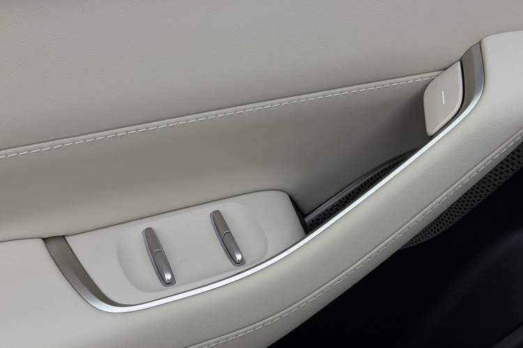 Used Nio ES6 2025 75 kWh Interior 9