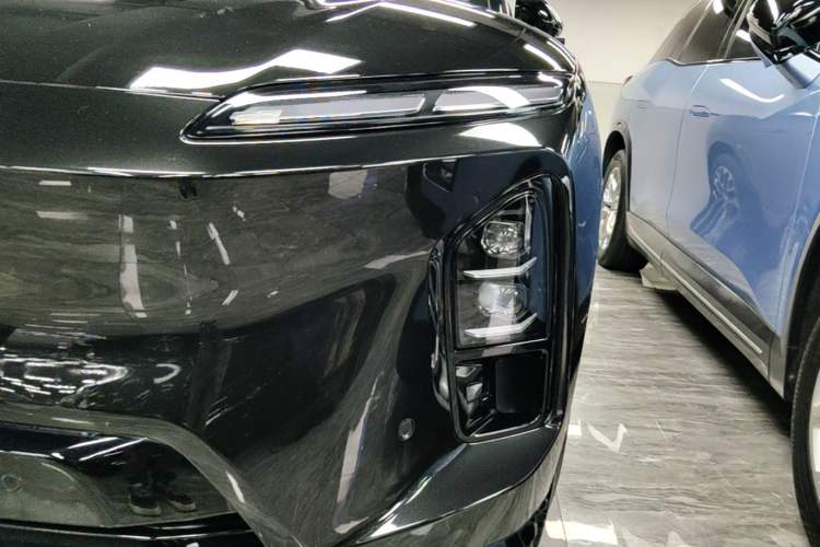 Used Nio ES6 2025 75 kWh Left Front Headlight