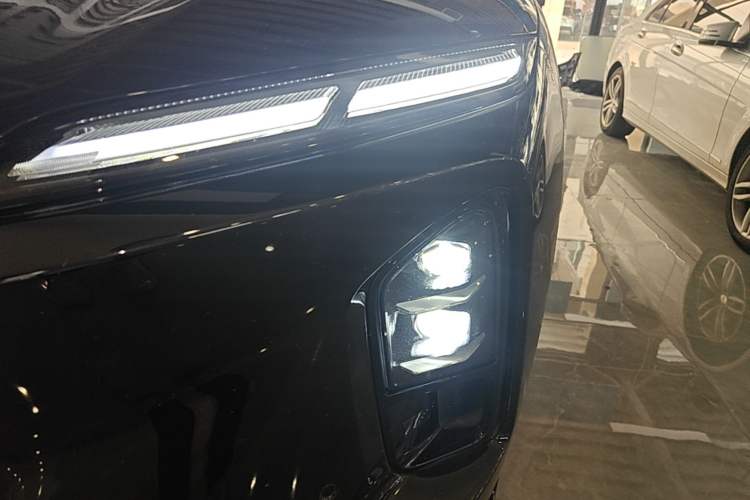 Used Nio ES6 2025 75 kWh Left Front Headlight