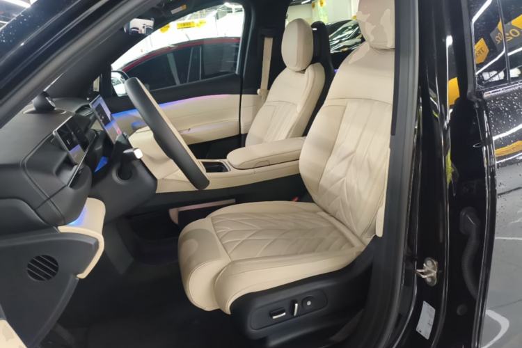 Used Nio ES6 2025 75 kWh Left Front Seat