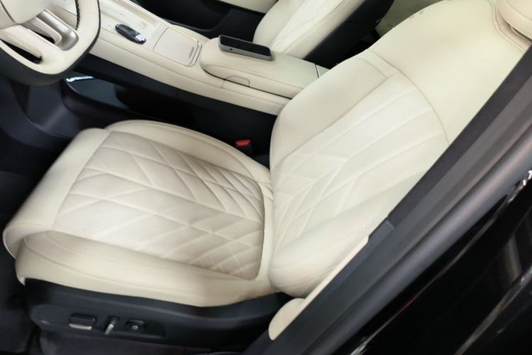 Used Nio ES6 2025 75 kWh Left Front Seat