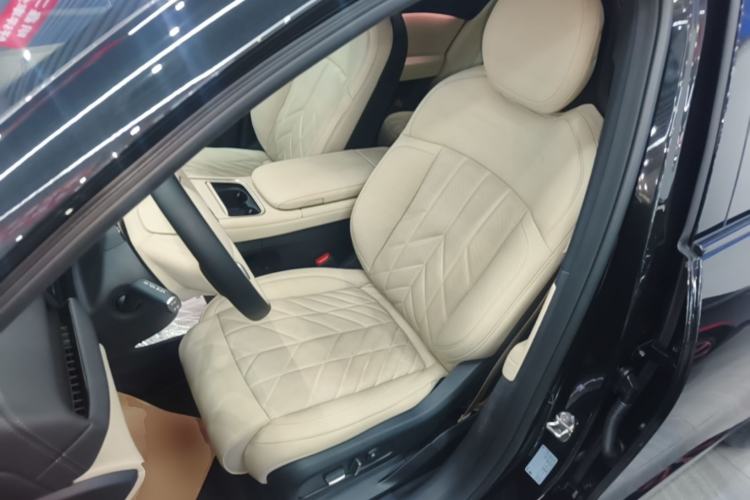 Used Nio ES6 2025 75 kWh Left Front Seat