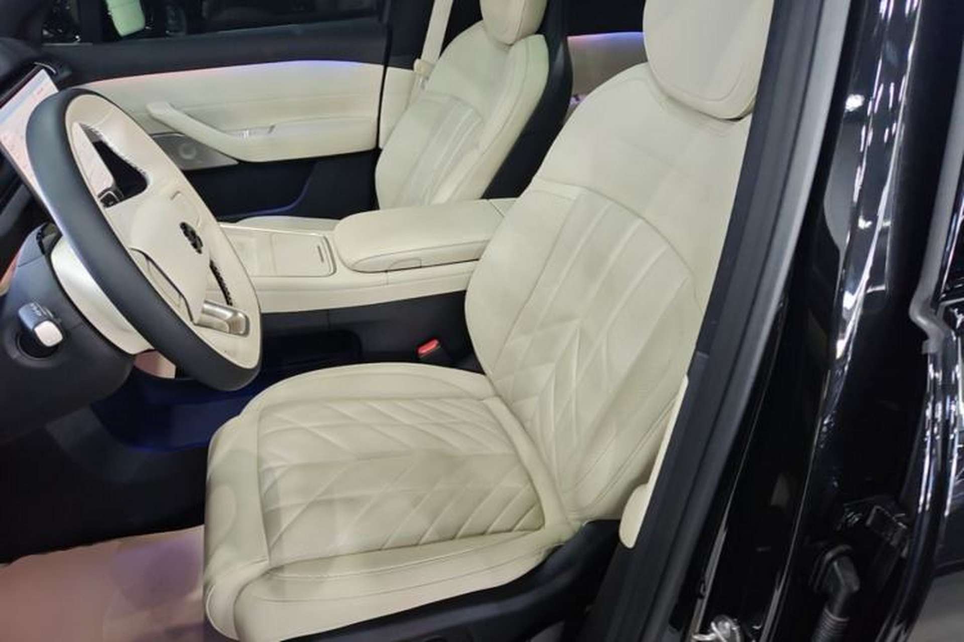 Used Nio ES6 2025 75 kWh Left Front Seat