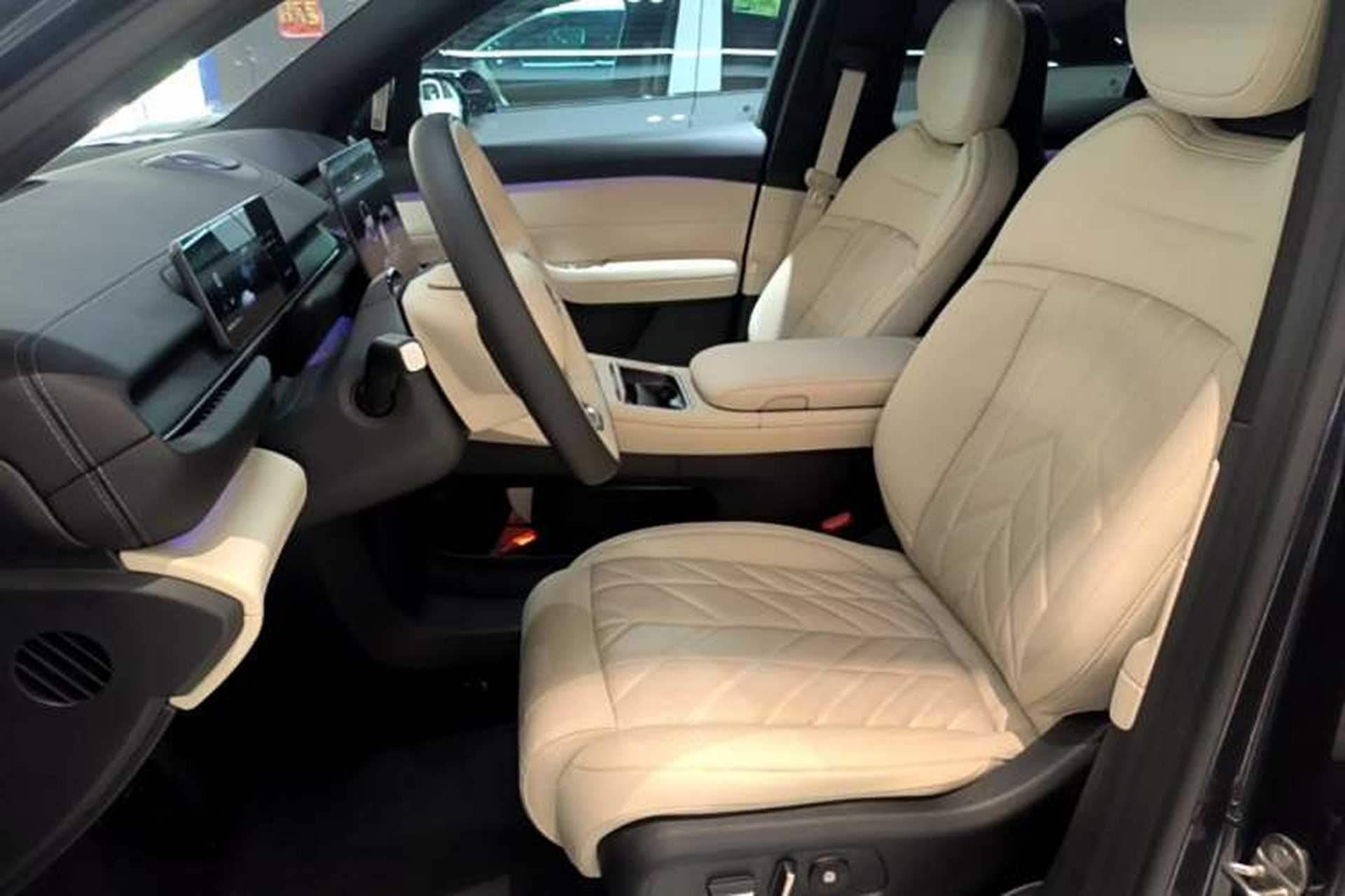 Used Nio ES6 2025 75 kWh Left Front Seat
