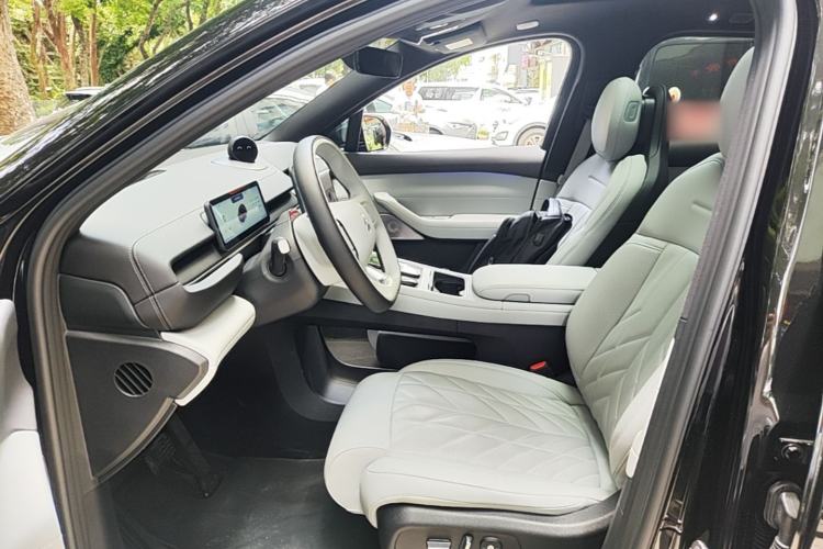 Used Nio ES6 2025 75 kWh Left Front Seat