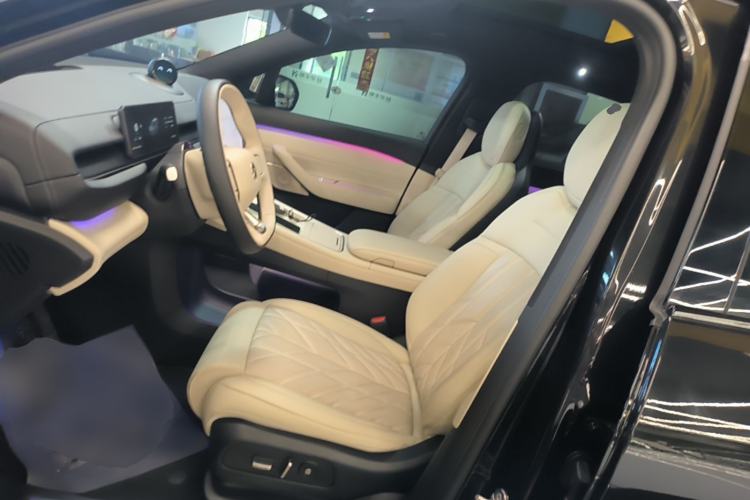 Used Nio ES6 2025 75 kWh Left Front Seat
