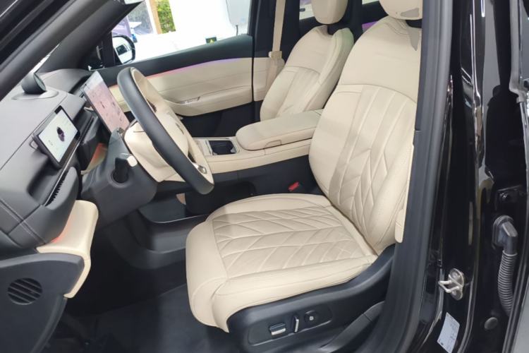 Used Nio ES6 2025 75 kWh Left Front Seat