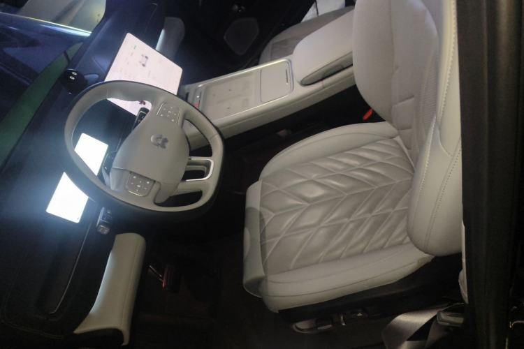 Used Nio ES6 2025 75 kWh Left Front Seat