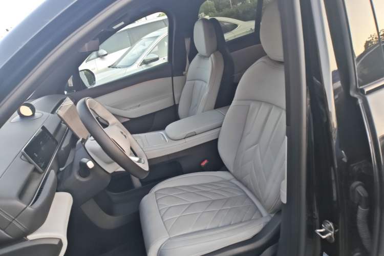 Used Nio ES6 2025 75 kWh Left Front Seat