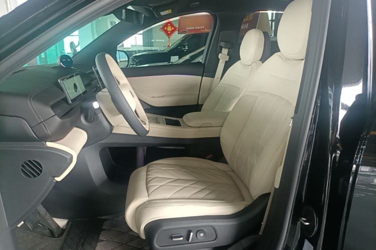 Used Nio ES6 2025 75 kWh Left Front Seat