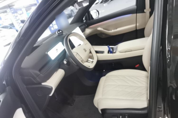 Used Nio ES6 2025 75 kWh Left Front Seat