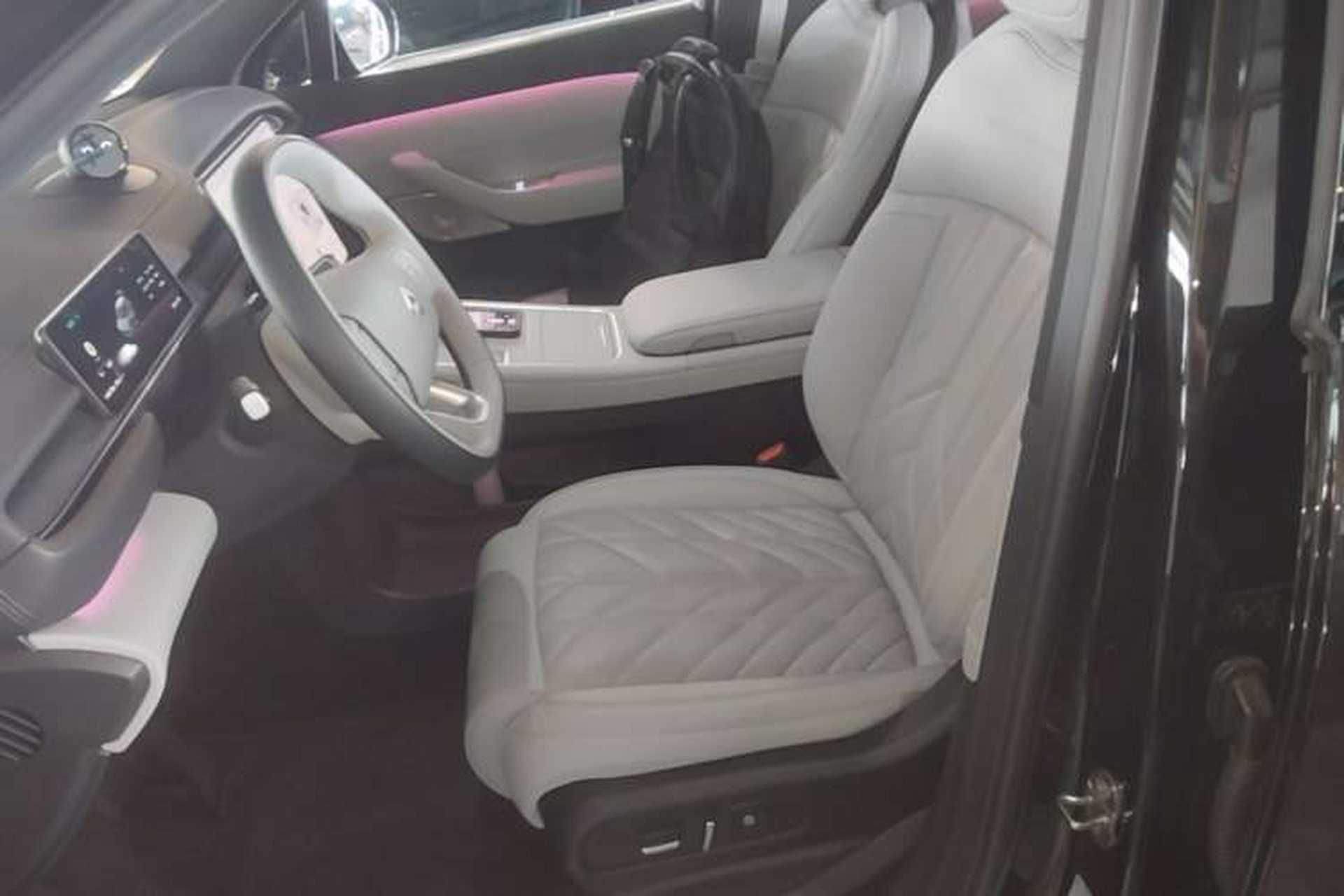 Used Nio ES6 2025 75 kWh Left Front Seat