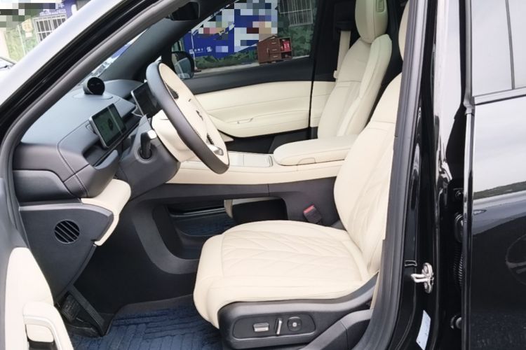 Used Nio ES6 2025 75 kWh Left Front Seat