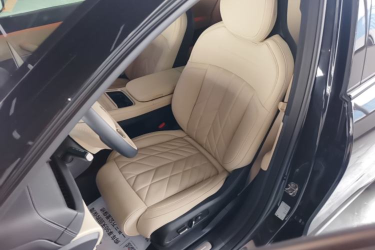 Used Nio ES6 2025 75 kWh Left Front Seat