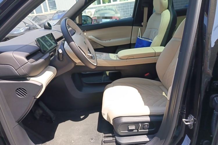 Used Nio ES6 2025 75 kWh Left Front Seat