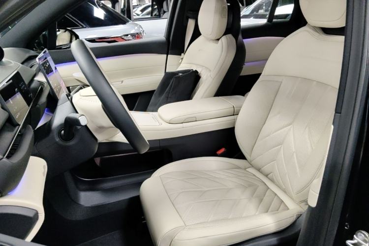 Used Nio ES6 2025 75 kWh Left Front Seat