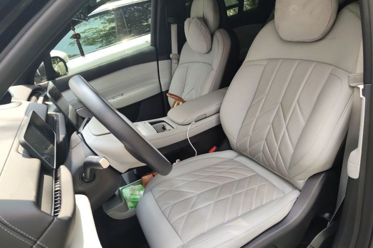 Used Nio ES6 2025 75 kWh Left Front Seat