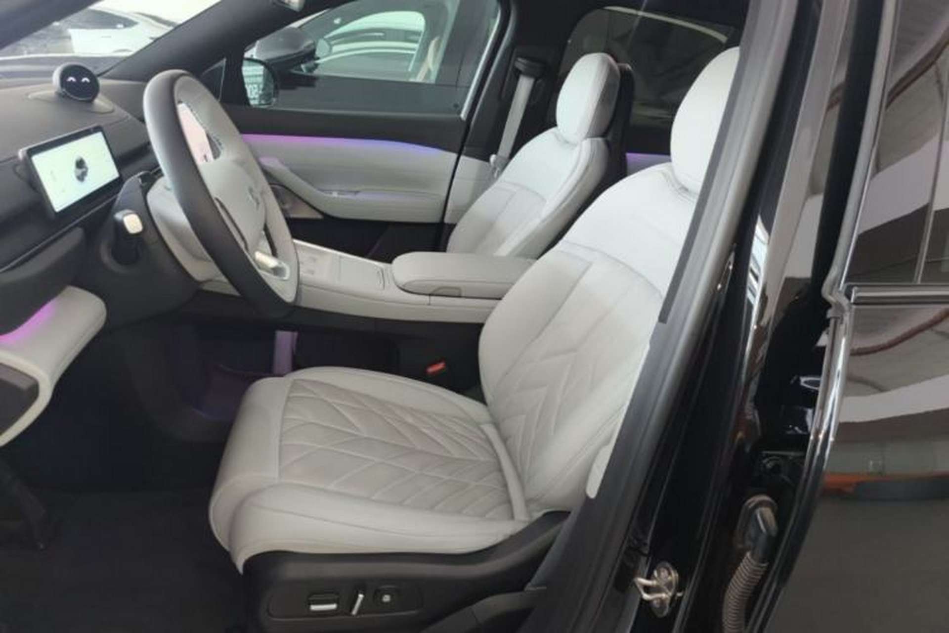 Used Nio ES6 2025 75 kWh Left Front Seat