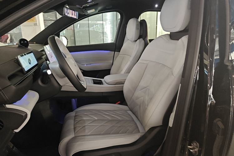 Used Nio ES6 2025 75 kWh Left Front Seat