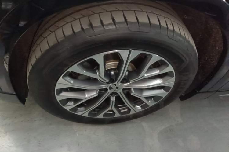 Used Nio ES6 2025 75 kWh Left Front Wheel Hub