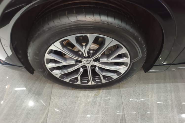 Used Nio ES6 2025 75 kWh Left Front Wheel Hub