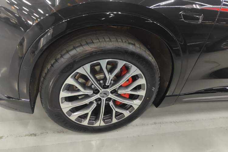 Used Nio ES6 2025 75 kWh Left Front Wheel Hub