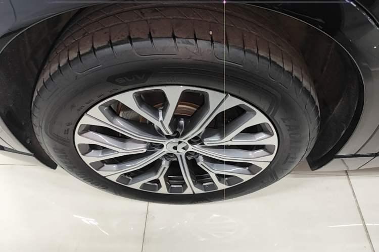 Used Nio ES6 2025 75 kWh Left Front Wheel Hub