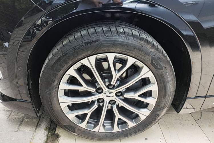 Used Nio ES6 2025 75 kWh Left Front Wheel Hub