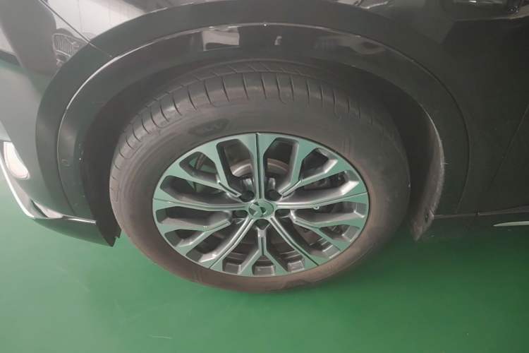 Used Nio ES6 2025 75 kWh Left Front Wheel Hub