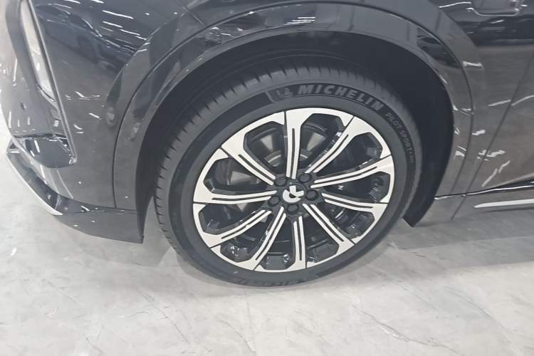 Used Nio ES6 2025 75 kWh Left Front Wheel Hub