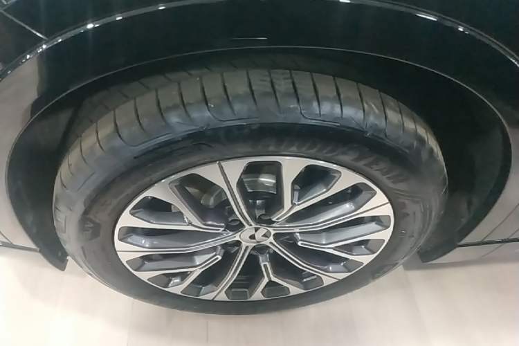 Used Nio ES6 2025 75 kWh Left Front Wheel Hub