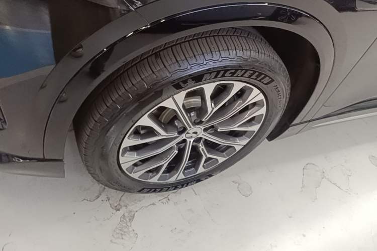 Used Nio ES6 2025 75 kWh Left Front Wheel Hub