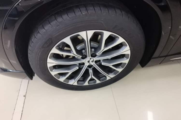 Used Nio ES6 2025 75 kWh Left Front Wheel Hub