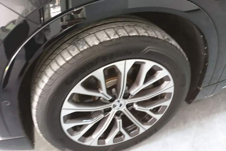 Used Nio ES6 2025 75 kWh Left Front Wheel Hub