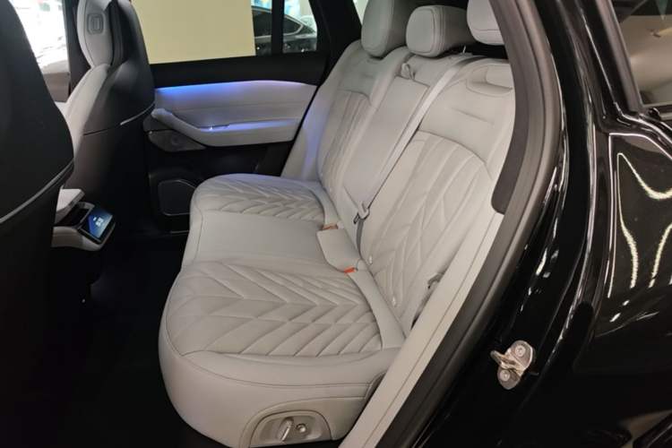 Used Nio ES6 2025 75 kWh Left Rear Seat