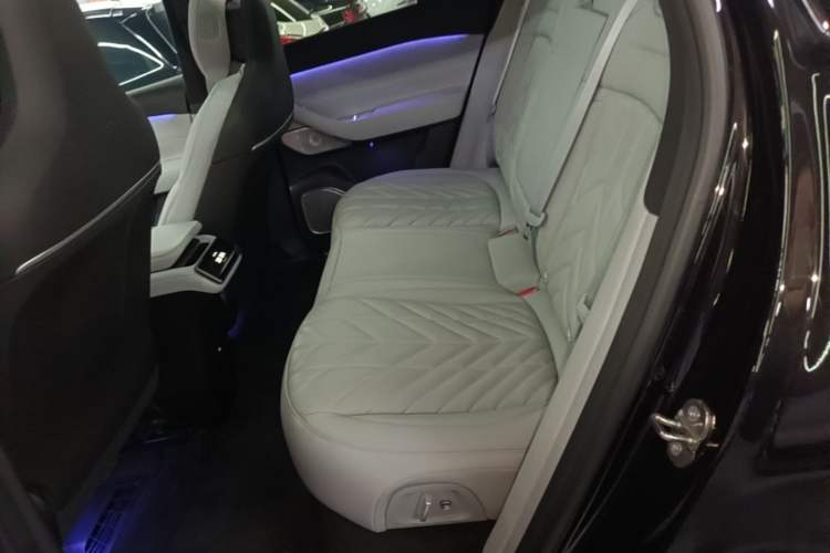 Used Nio ES6 2025 75 kWh Left Rear Seat