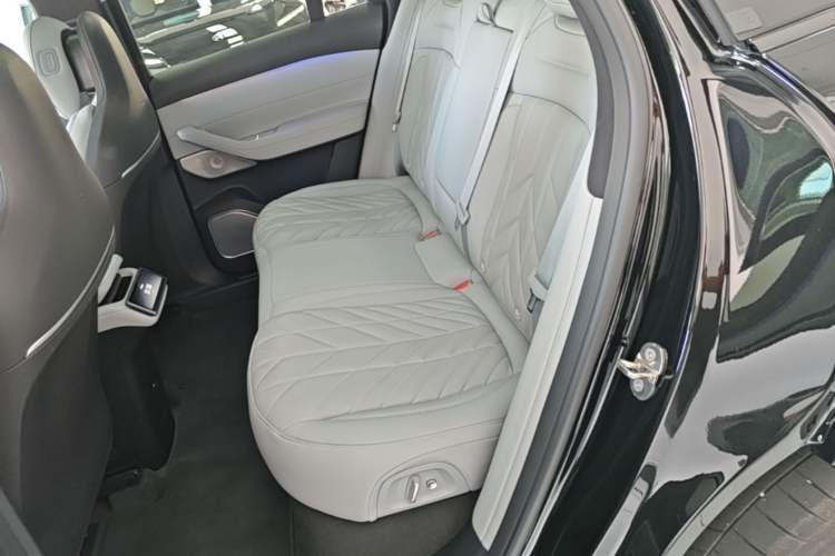 Used Nio ES6 2025 75 kWh Left Rear Seat