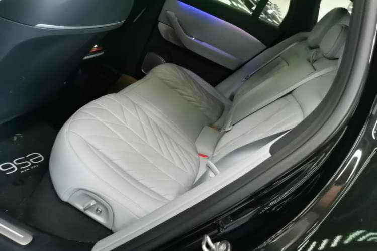Used Nio ES6 2025 75 kWh Left Rear Seat