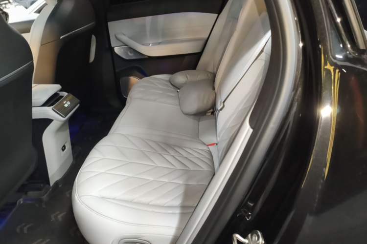 Used Nio ES6 2025 75 kWh Left Rear Seat