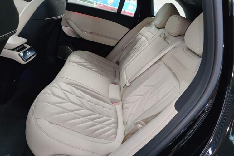 Used Nio ES6 2025 75 kWh Left Rear Seat
