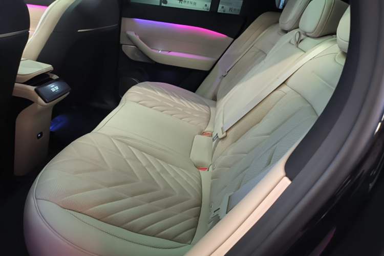 Used Nio ES6 2025 75 kWh Left Rear Seat